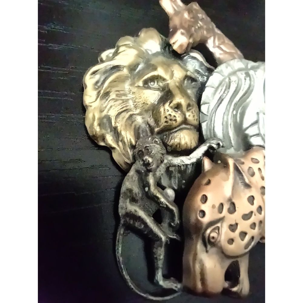 Safari Animal Multi Color Large Pin - Picture 2 of 9